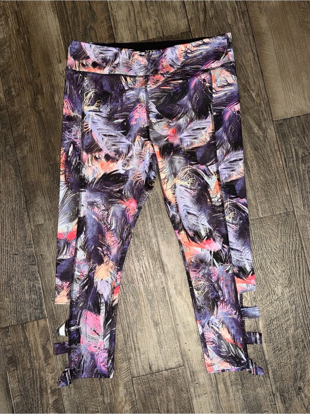 VOGO Athletica Girls Feather-Print Leggings in Purple & Pink